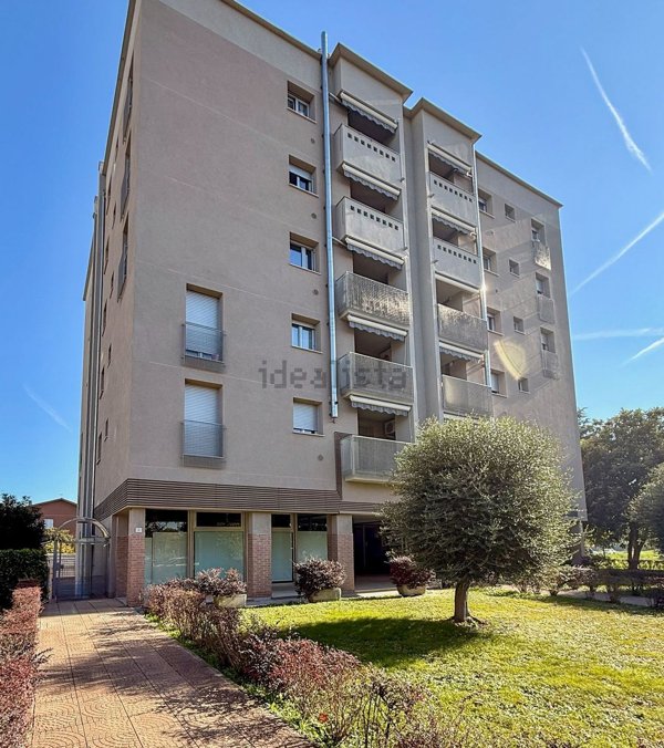 appartamento in vendita a Varedo in zona Valera