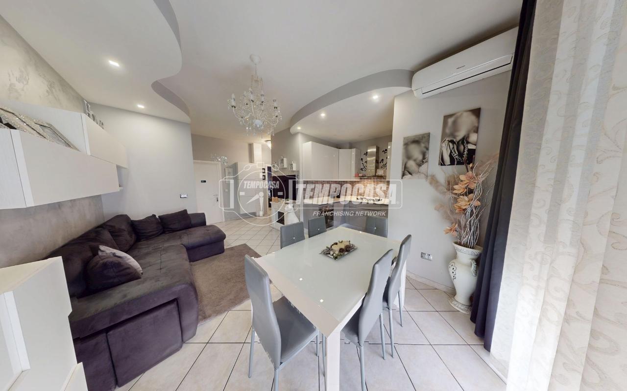 appartamento in vendita a Varedo