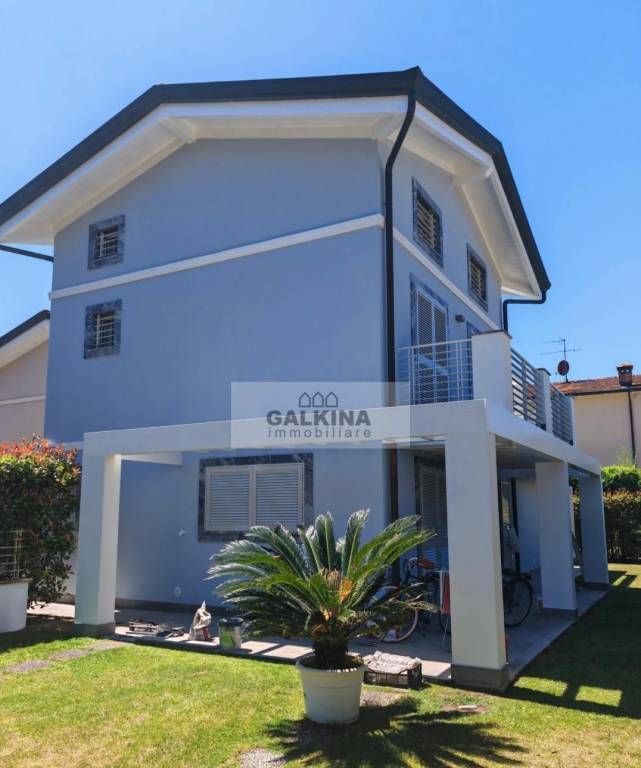 casa indipendente in vendita a Varedo