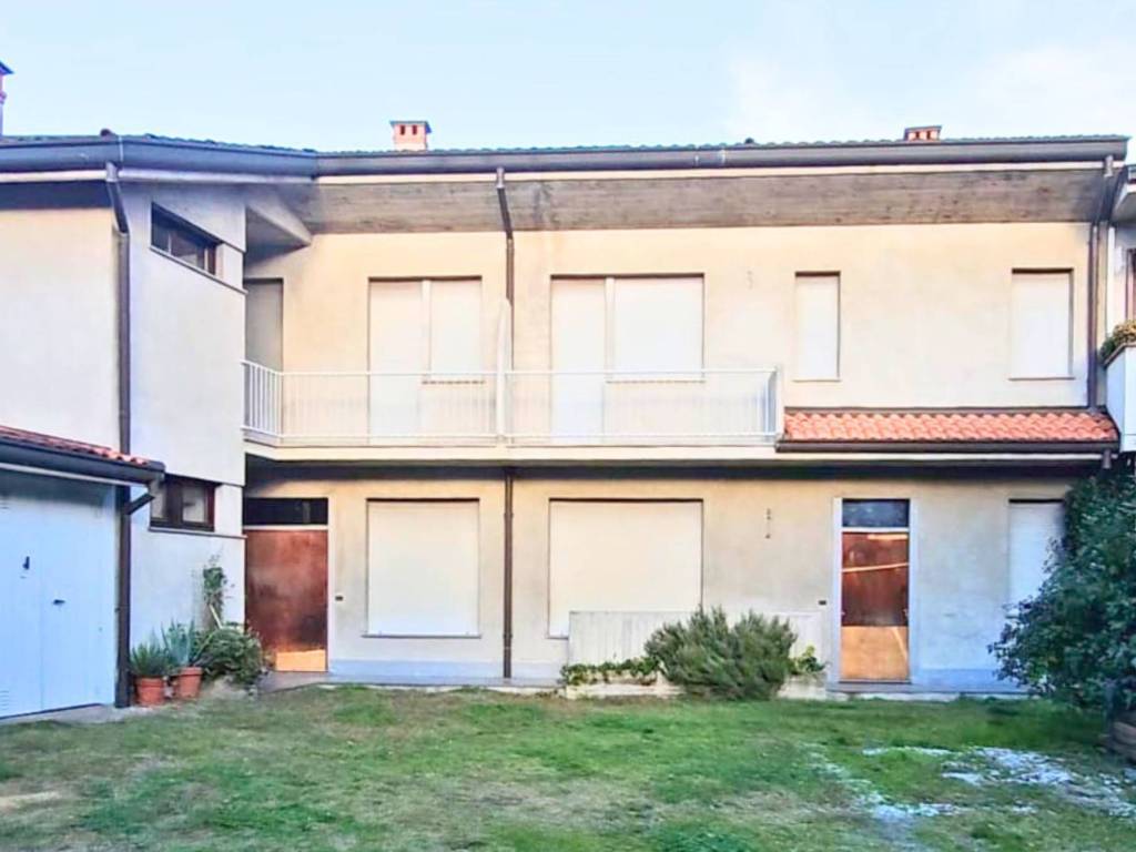 casa indipendente in vendita a Varedo