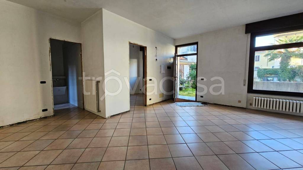 casa indipendente in vendita a Varedo