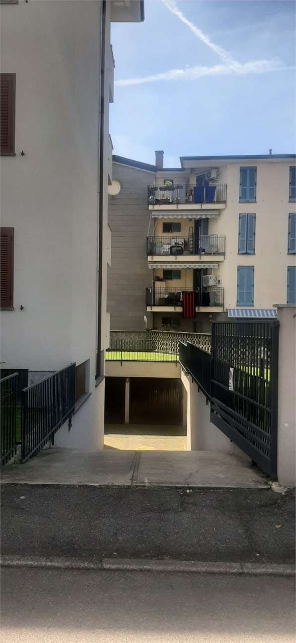 locale di sgombero in vendita a Varedo