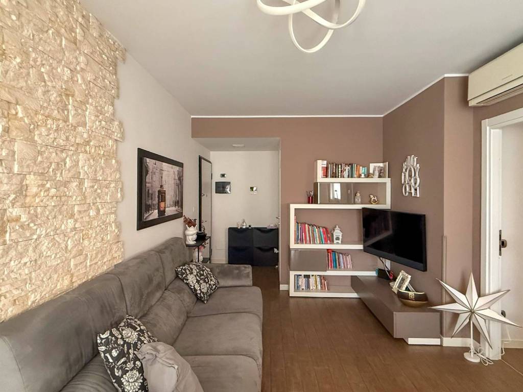 appartamento in vendita a Varedo