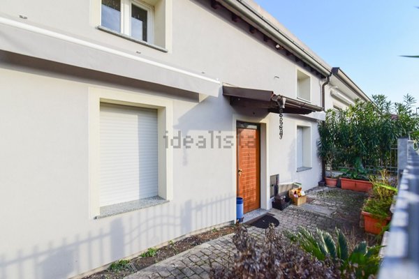 appartamento in vendita a Varedo in zona Valera