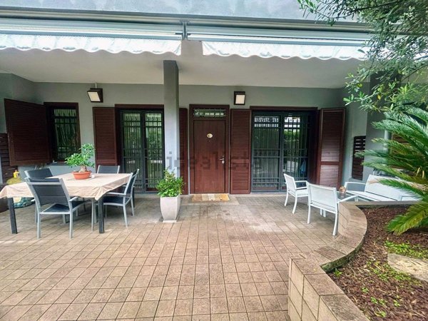 casa indipendente in vendita a Varedo