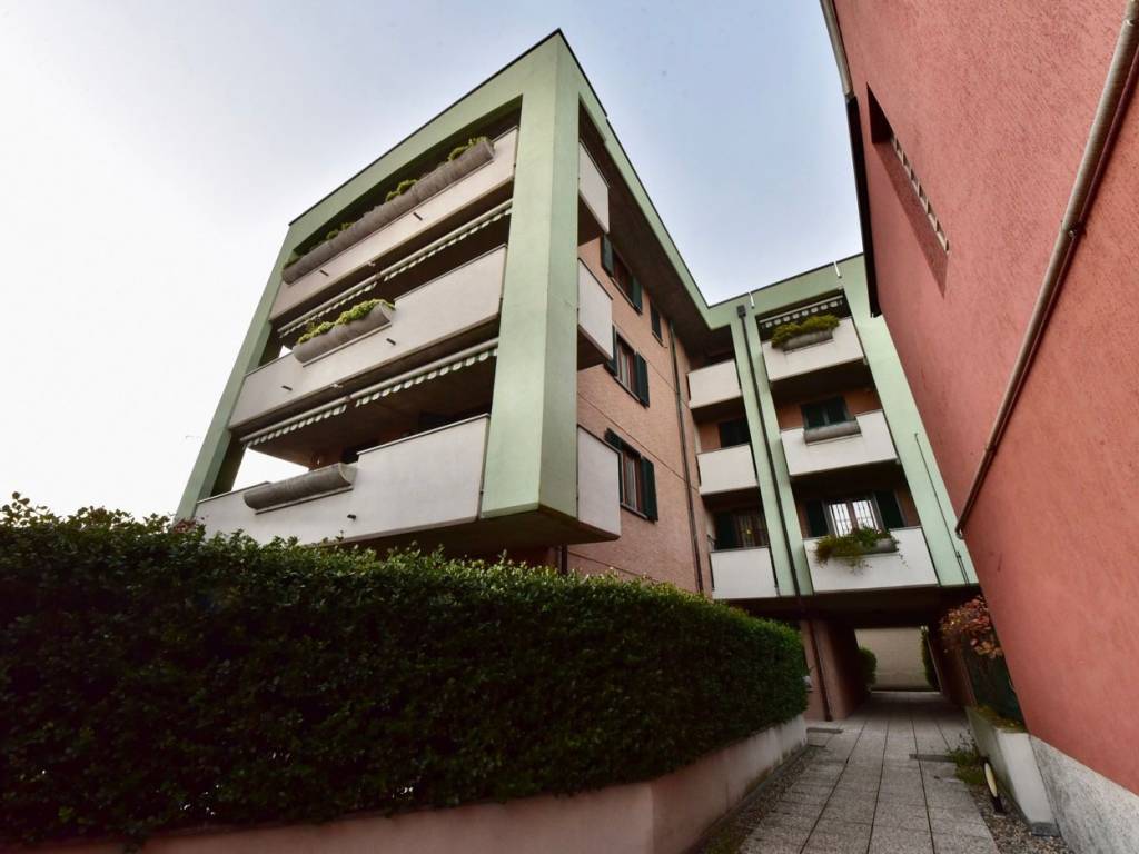 appartamento in vendita a Varedo