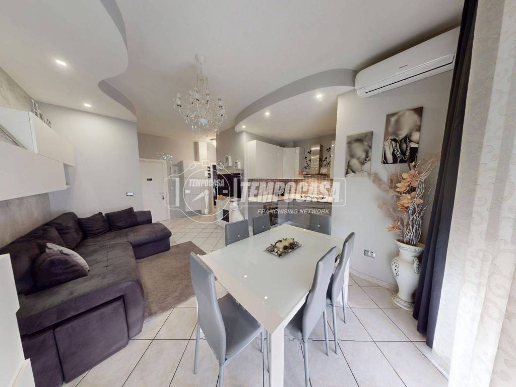 appartamento in vendita a Varedo