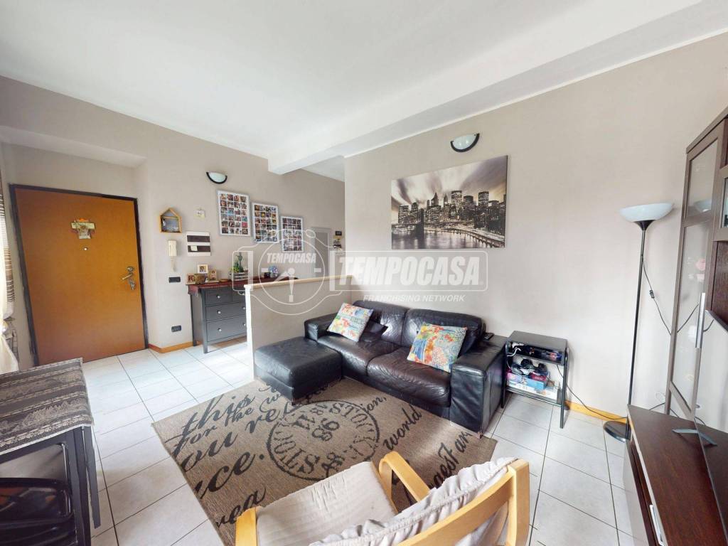 appartamento in vendita a Varedo