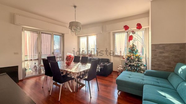 appartamento in vendita a Varedo in zona Valera