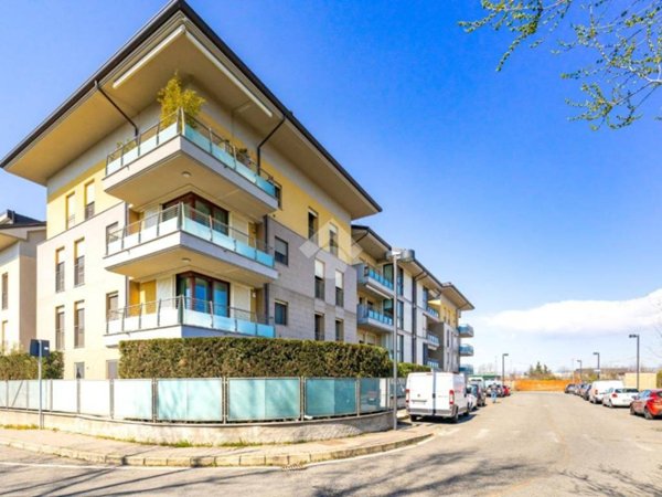 appartamento in vendita a Varedo in zona Valera