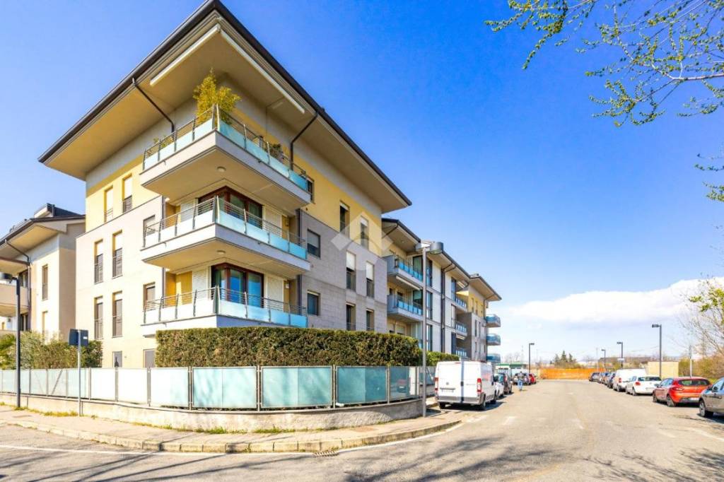 appartamento in vendita a Varedo in zona Valera