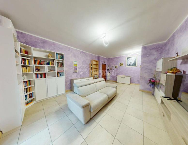 appartamento in vendita a Varedo