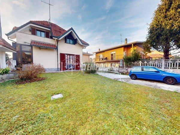 casa indipendente in vendita a Varedo