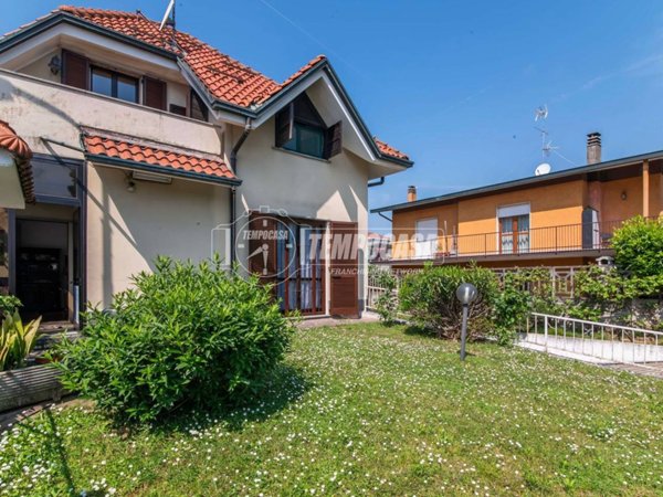 casa indipendente in vendita a Varedo