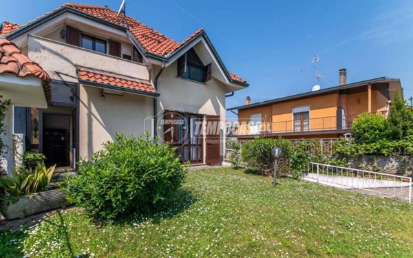 casa indipendente in vendita a Varedo