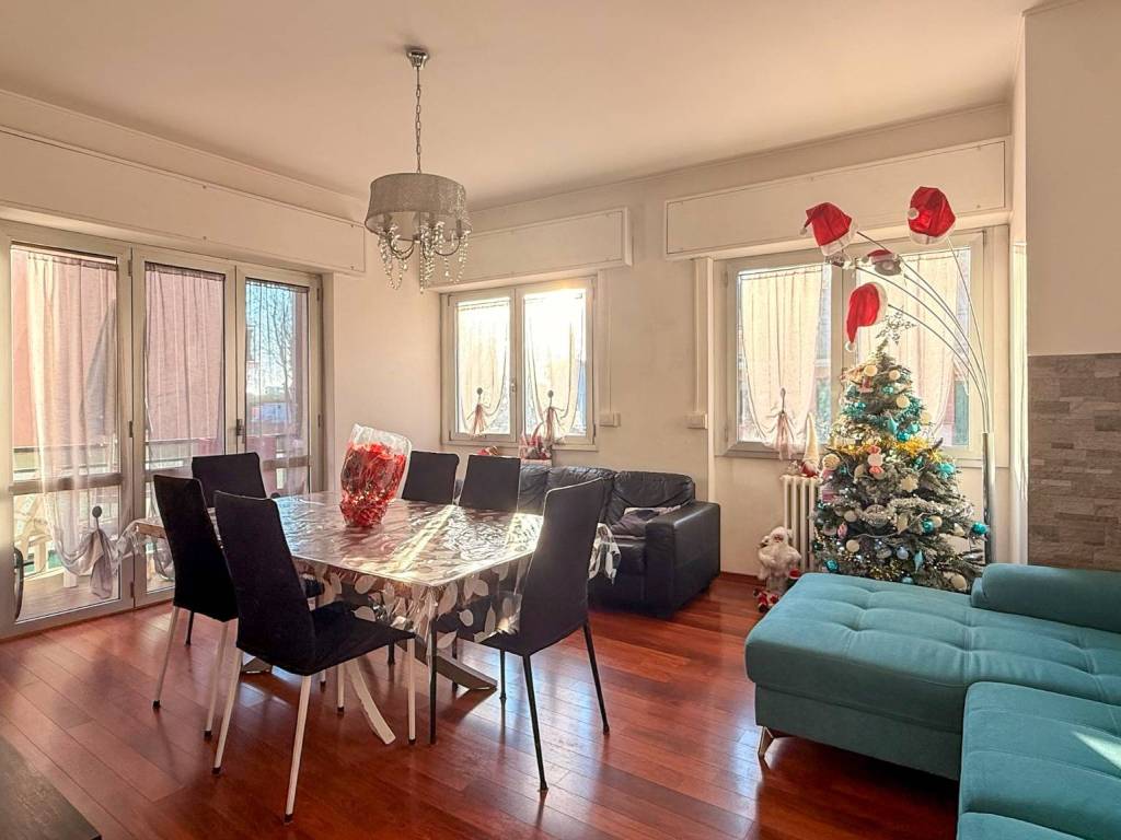 appartamento in vendita a Varedo in zona Valera