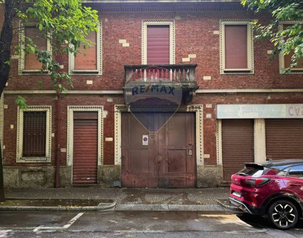 negozio in vendita a Varedo