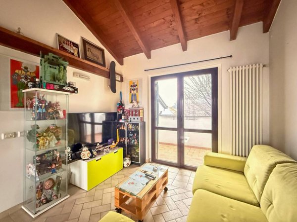 appartamento in vendita a Varedo in zona Valera