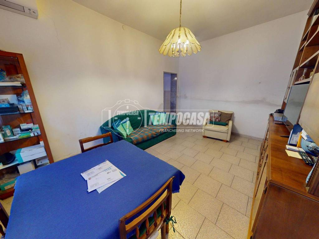 intera palazzina in vendita a Varedo