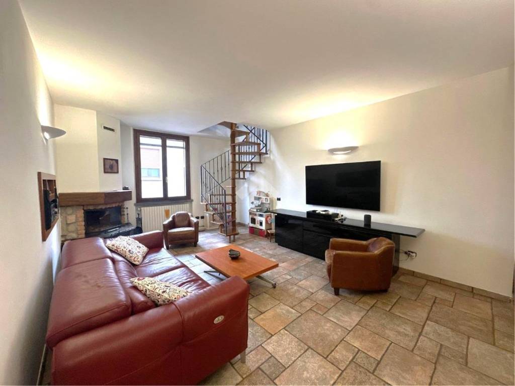 appartamento in vendita a Varedo