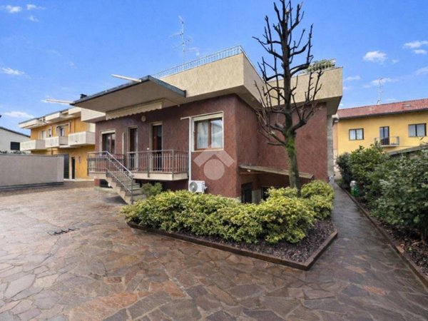 casa indipendente in vendita a Varedo