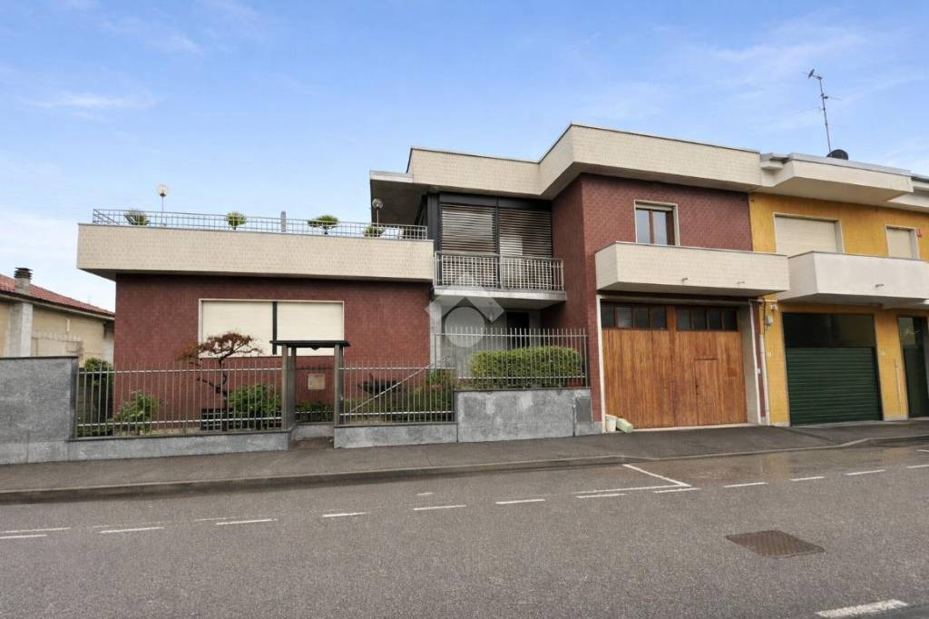 casa indipendente in vendita a Varedo