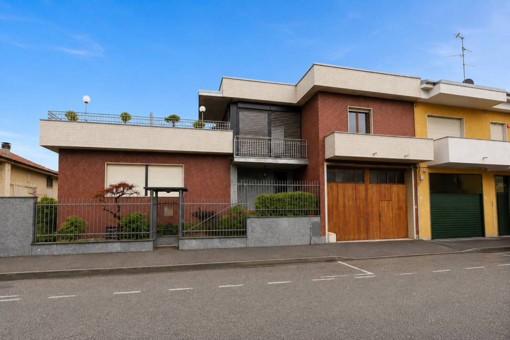 casa indipendente in vendita a Varedo