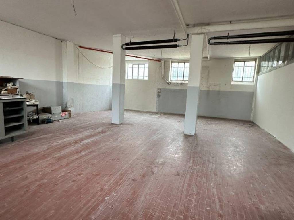 locale di sgombero in vendita a Varedo