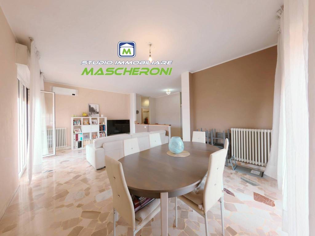 appartamento in vendita a Varedo