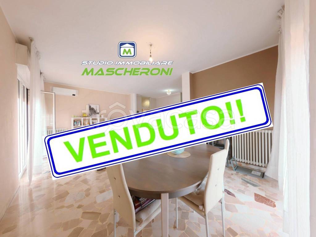 appartamento in vendita a Varedo