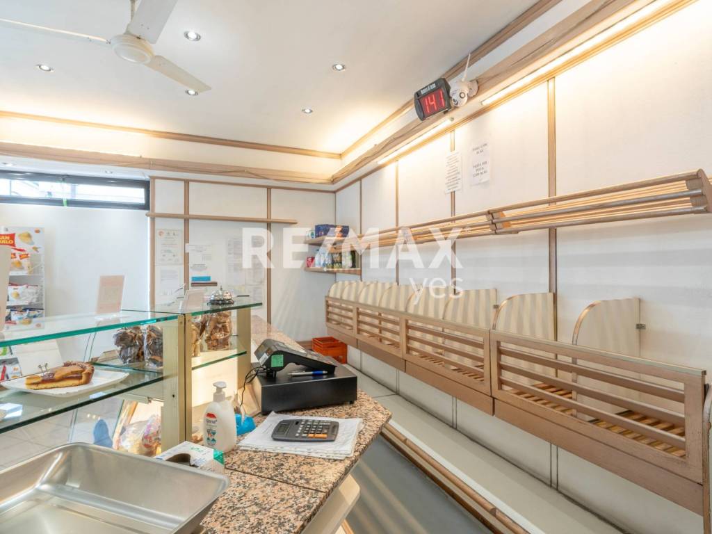 negozio in vendita a Varedo