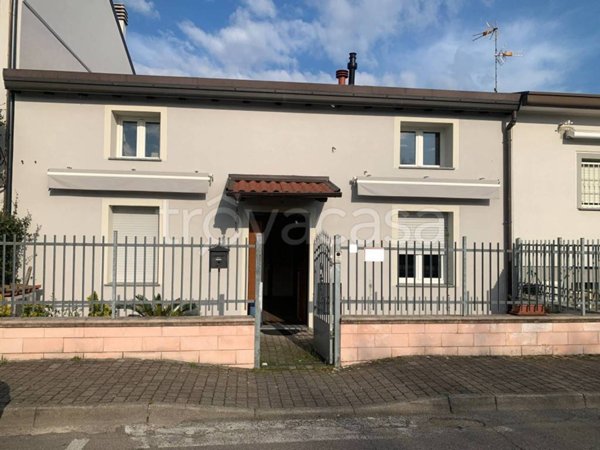 casa indipendente in vendita a Varedo