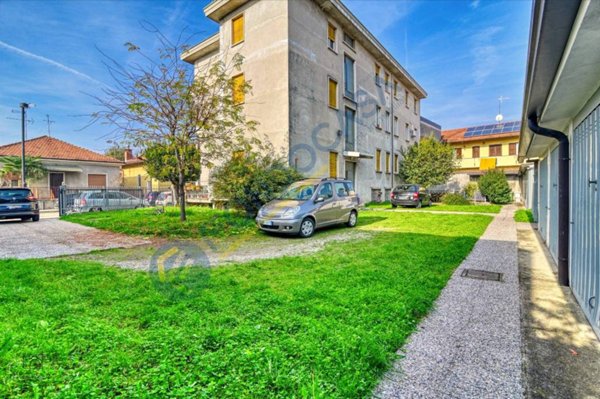 appartamento in vendita a Varedo