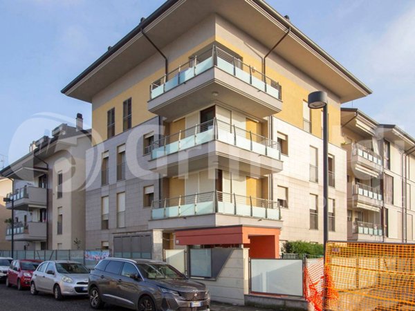 appartamento in vendita a Varedo in zona Valera