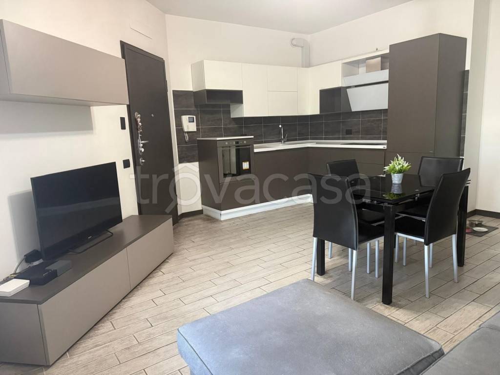 appartamento in vendita a Varedo in zona Valera