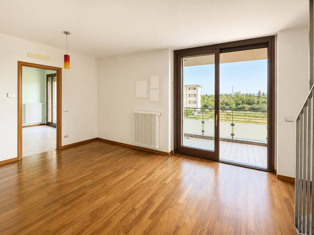 appartamento in vendita a Varedo in zona Valera