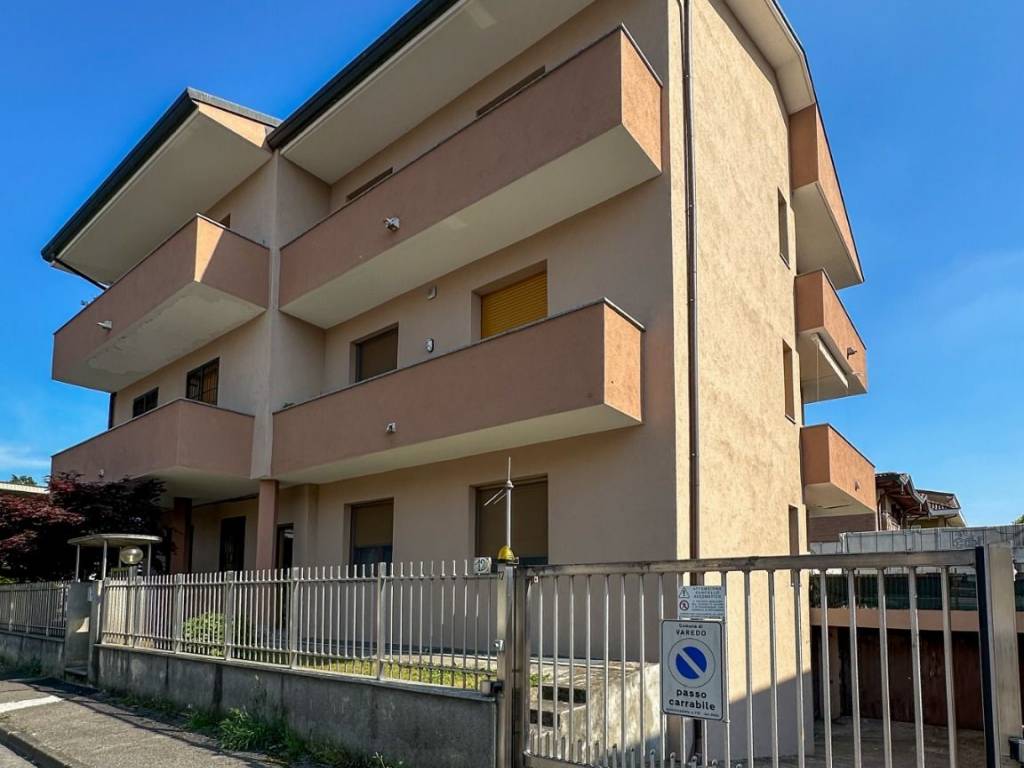 appartamento in vendita a Varedo