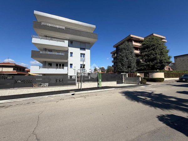 appartamento in vendita a Varedo