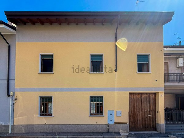 casa indipendente in vendita a Varedo