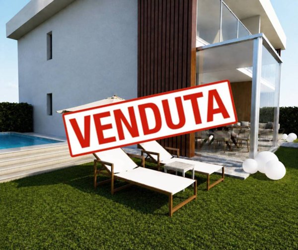 casa indipendente in vendita a Varedo in zona Valera