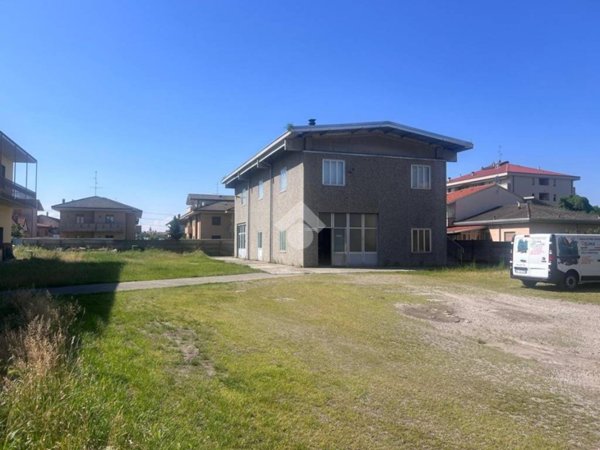 casa indipendente in vendita a Varedo