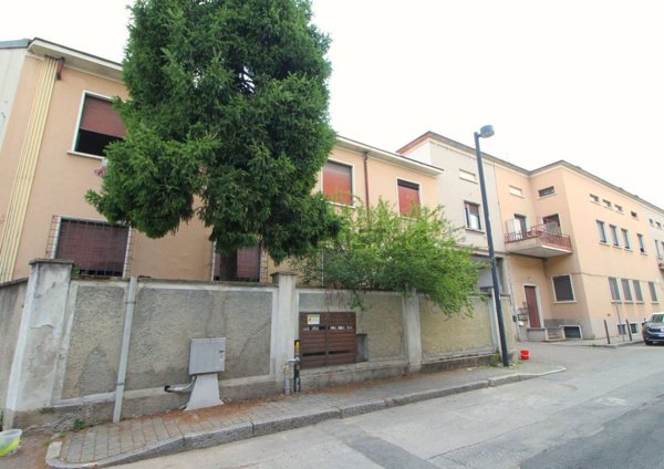 appartamento in vendita a Varedo in zona Valera