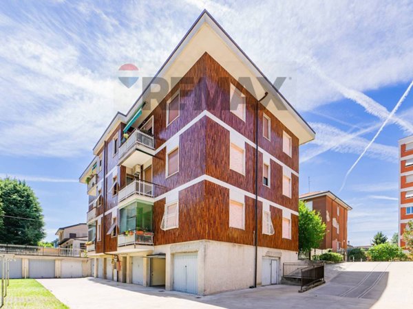 appartamento in vendita a Varedo in zona Valera
