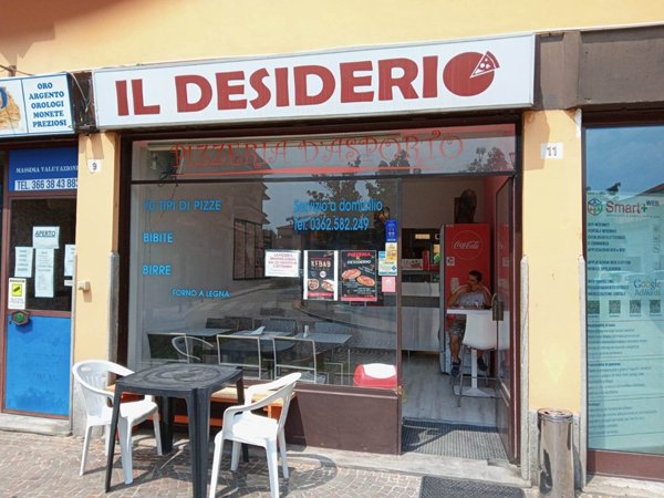 negozio in vendita a Varedo in zona Valera