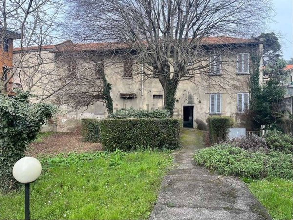 appartamento in vendita a Varedo in zona Valera