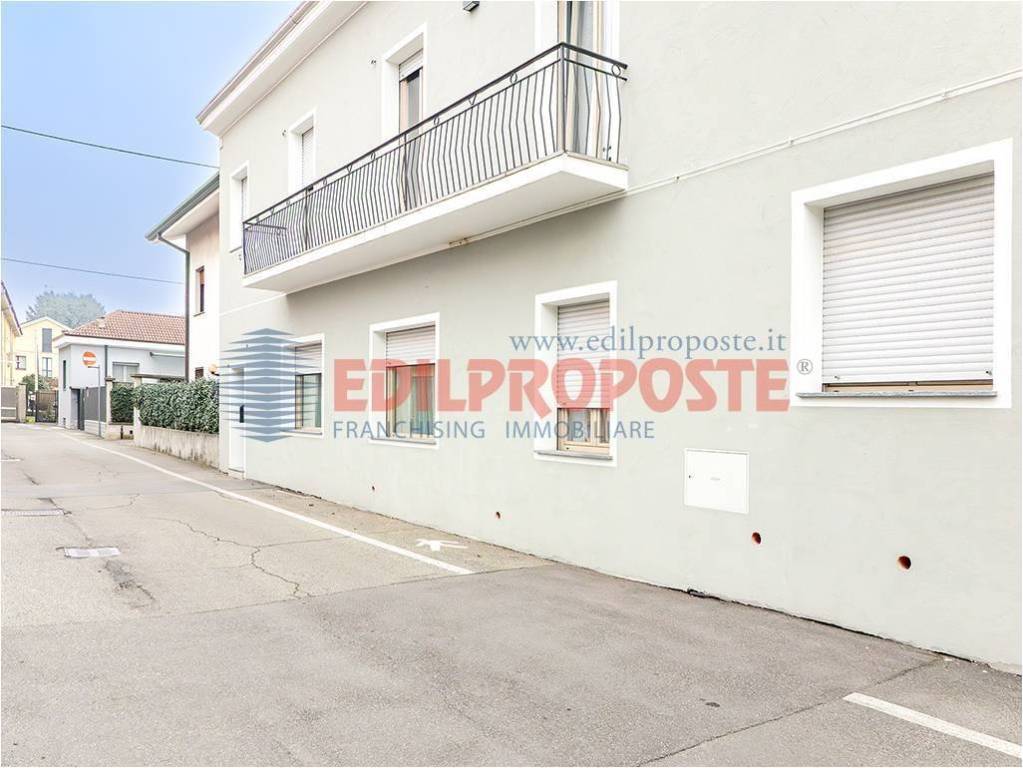 casa indipendente in vendita a Varedo