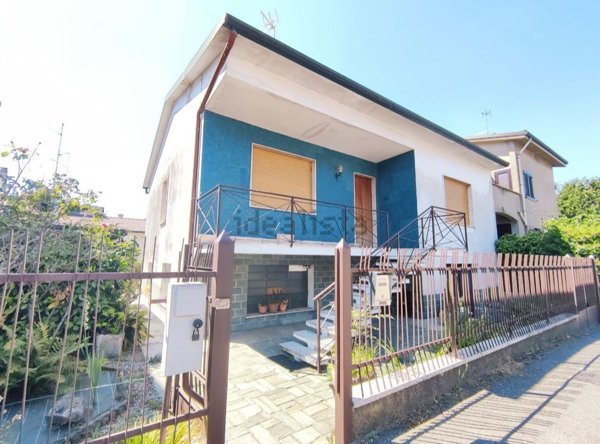 casa indipendente in vendita a Varedo in zona Valera