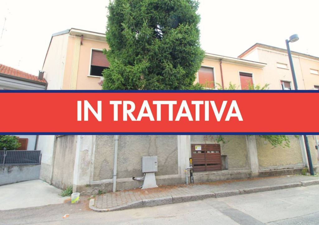 appartamento in vendita a Varedo in zona Valera