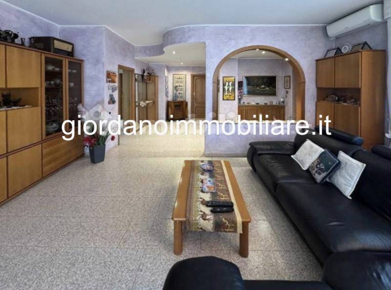 casa indipendente in vendita a Varedo in zona Valera