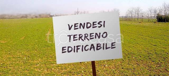 terreno edificabile in vendita a Varedo in zona Valera
